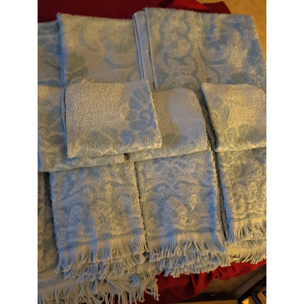 24 VINTAGE FIELDCREST RETRO  BLUE Sculptured BATH TOWEL SETs  Fringe.NWOT. Match
